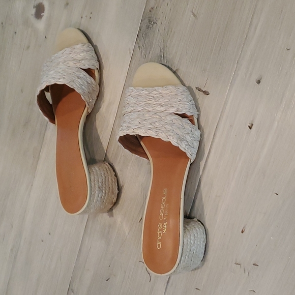Andre Assous raffia slide heel sandal size 37 cream/beige/tan, leather sole - Picture 2 of 9